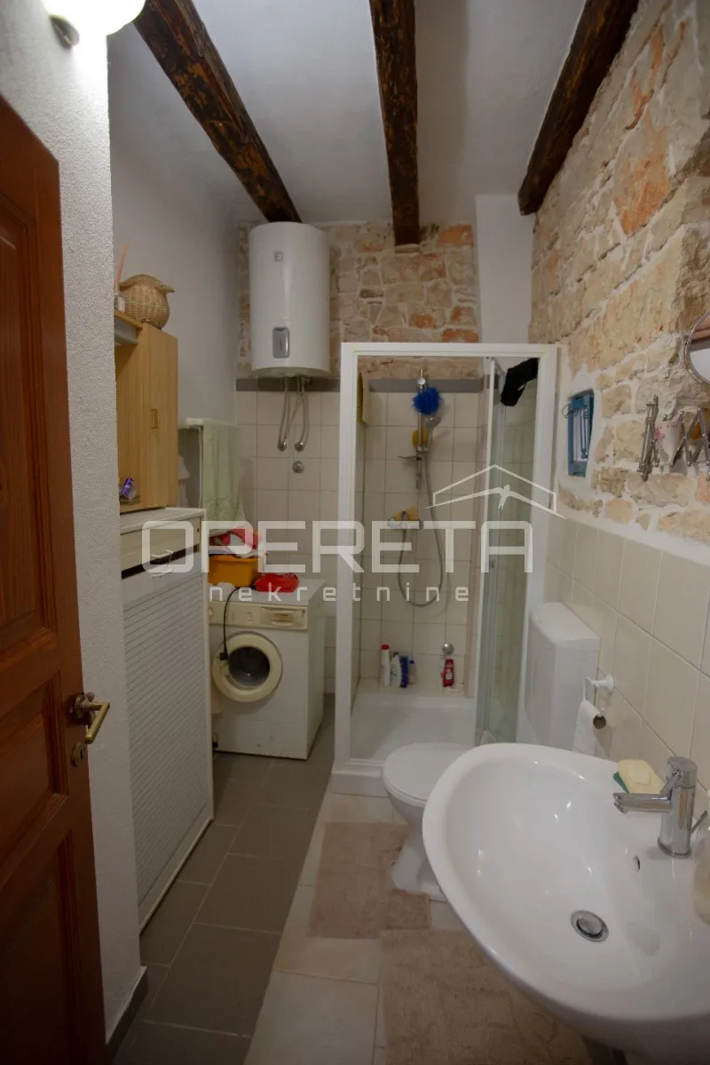 tradicionalna kamena kuća s dva apartmana. - slika 10