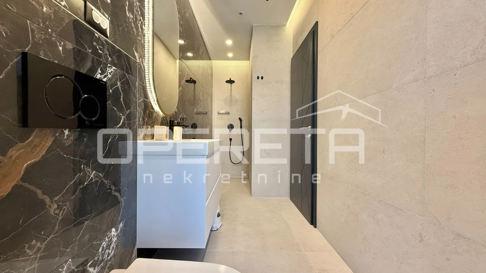vila s panoramskim pogledom na more i velebit, 275m2 - slika 21