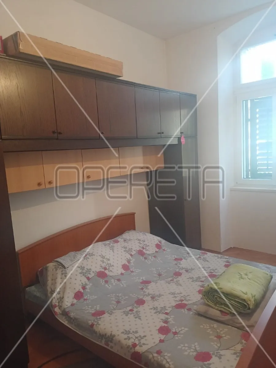 stan 104m2 4soban, pula centar - slika 16