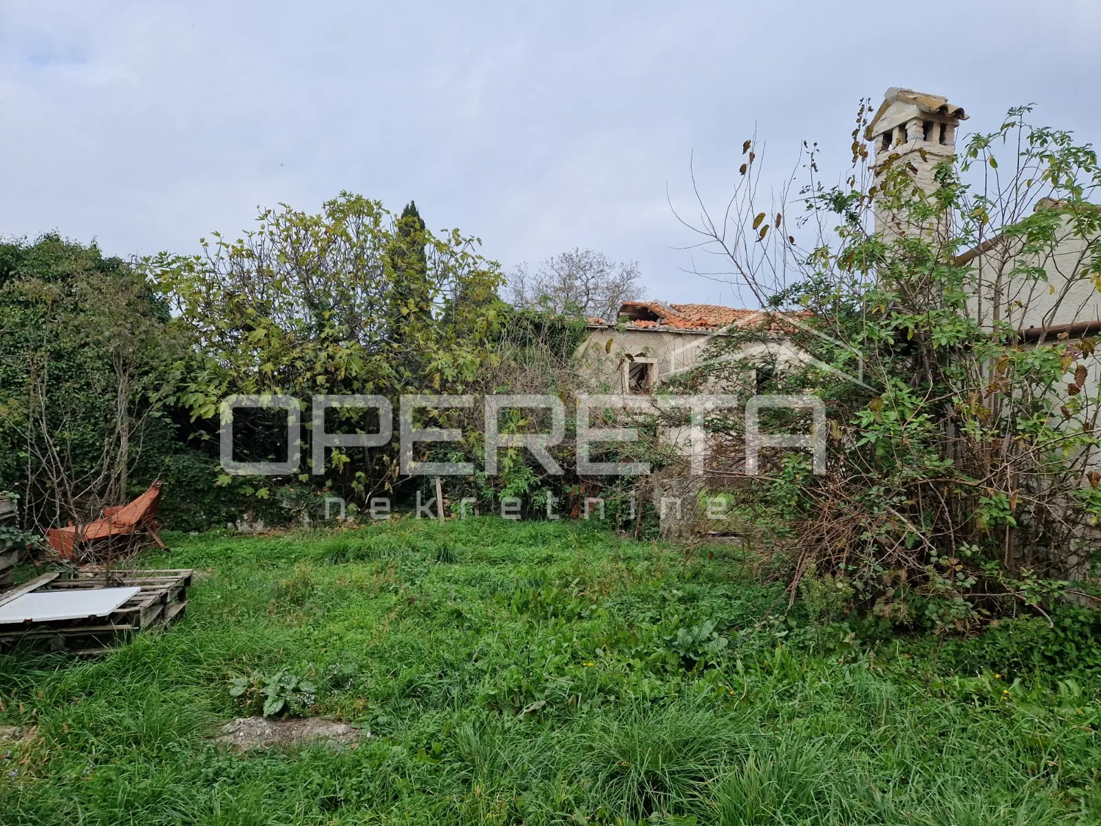 istra, manjadvorci, imanje sa tri ruševne kuće, zemljištem i idejnim projektom - slika 3