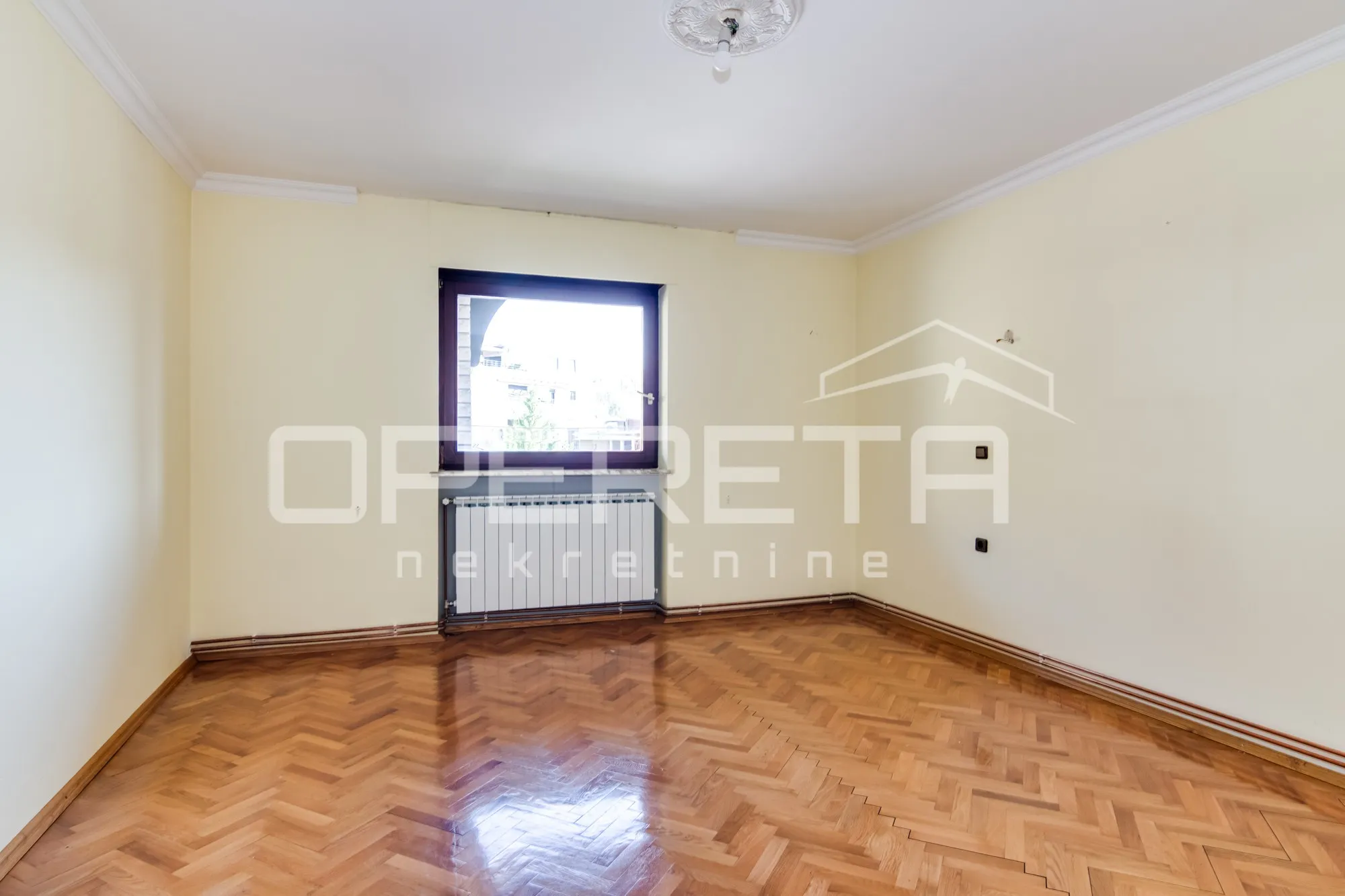 prodajemo prostranu obiteljsku kuću na parceli od 2.265m2 u gajnicama, zagreb, i - slika 29