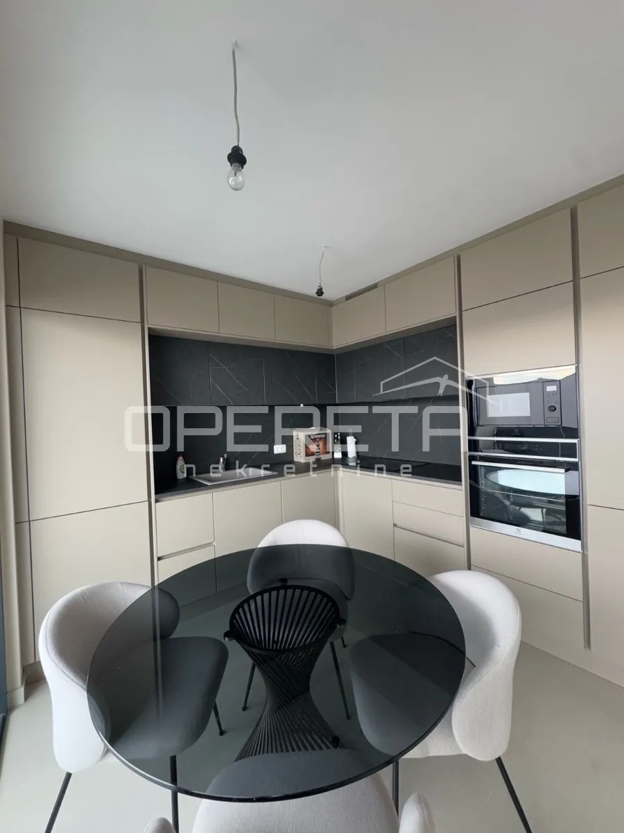 penthouse u okrugu gornjem s krovnom terasom i pogledom na more - slika 9