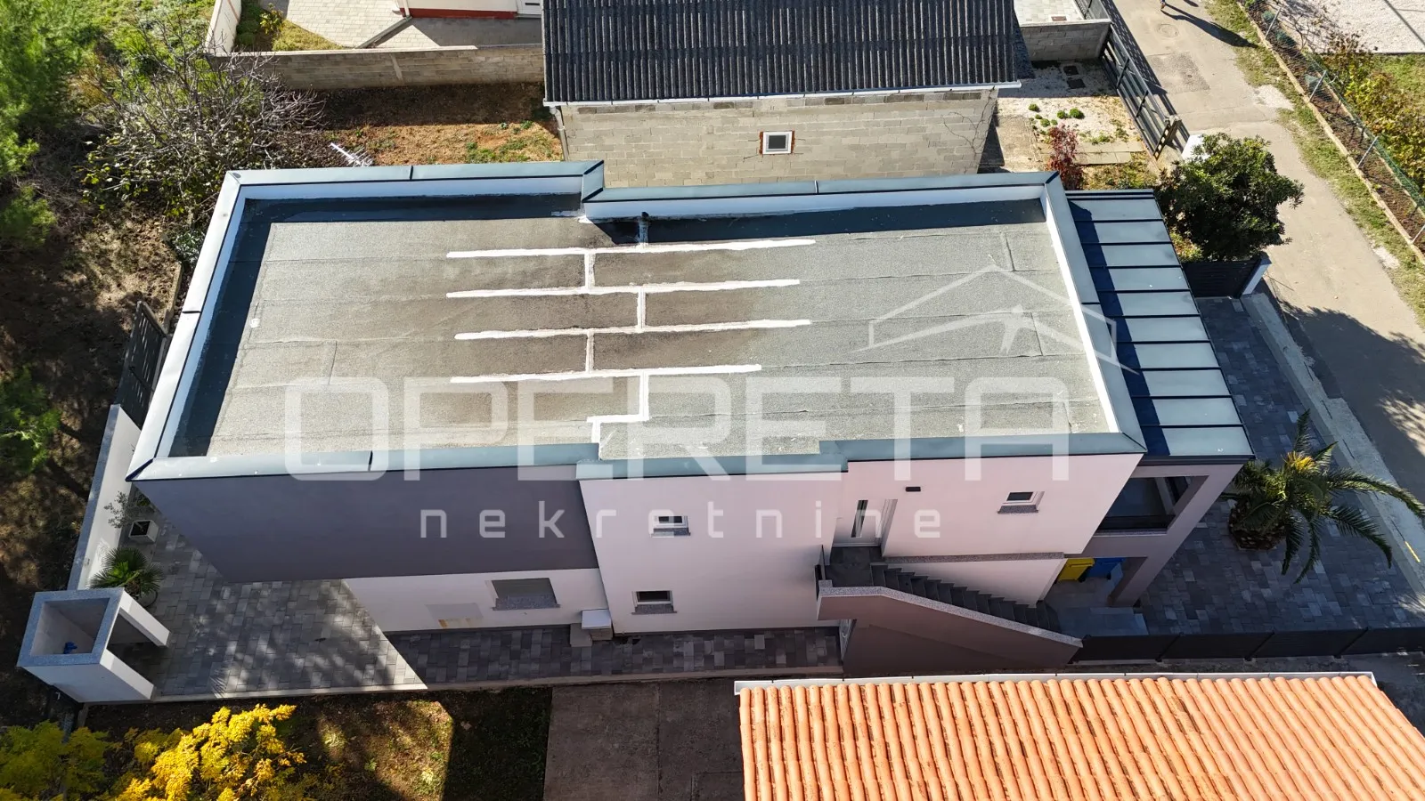 vir – samostojeća kuća s četiri moderno uređena apartmana, 170 m² - slika 2