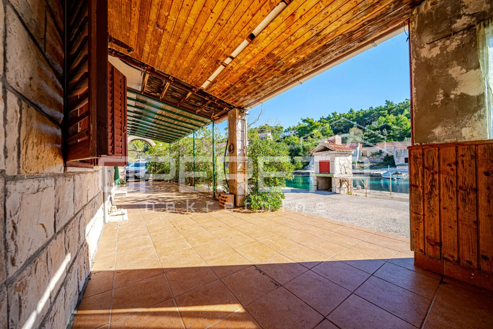 kuća s potencijalom na atraktivnoj lokaciji,uvala tri porte, korčula - slika 2