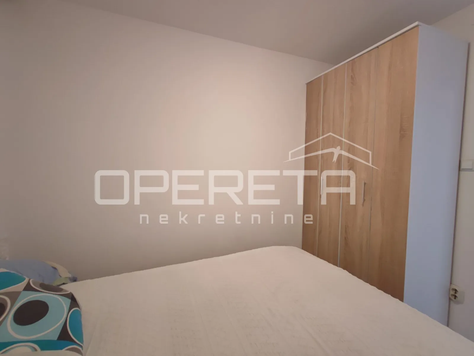 apartmanska kuća s četiri stambene jedinice, 190 m², vir - slika 17