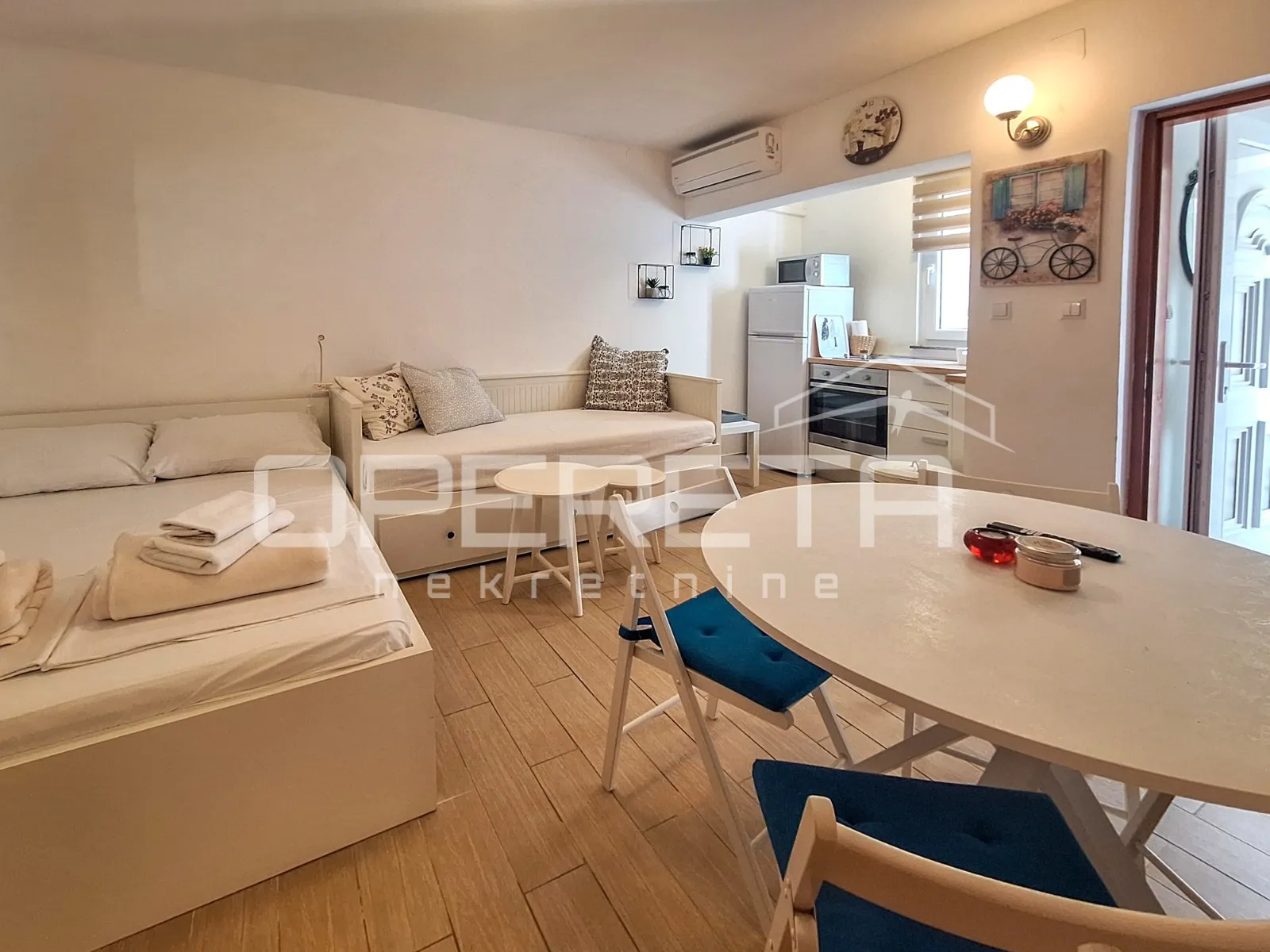 kuća s 3 apartmana- tribunj centar - slika 9