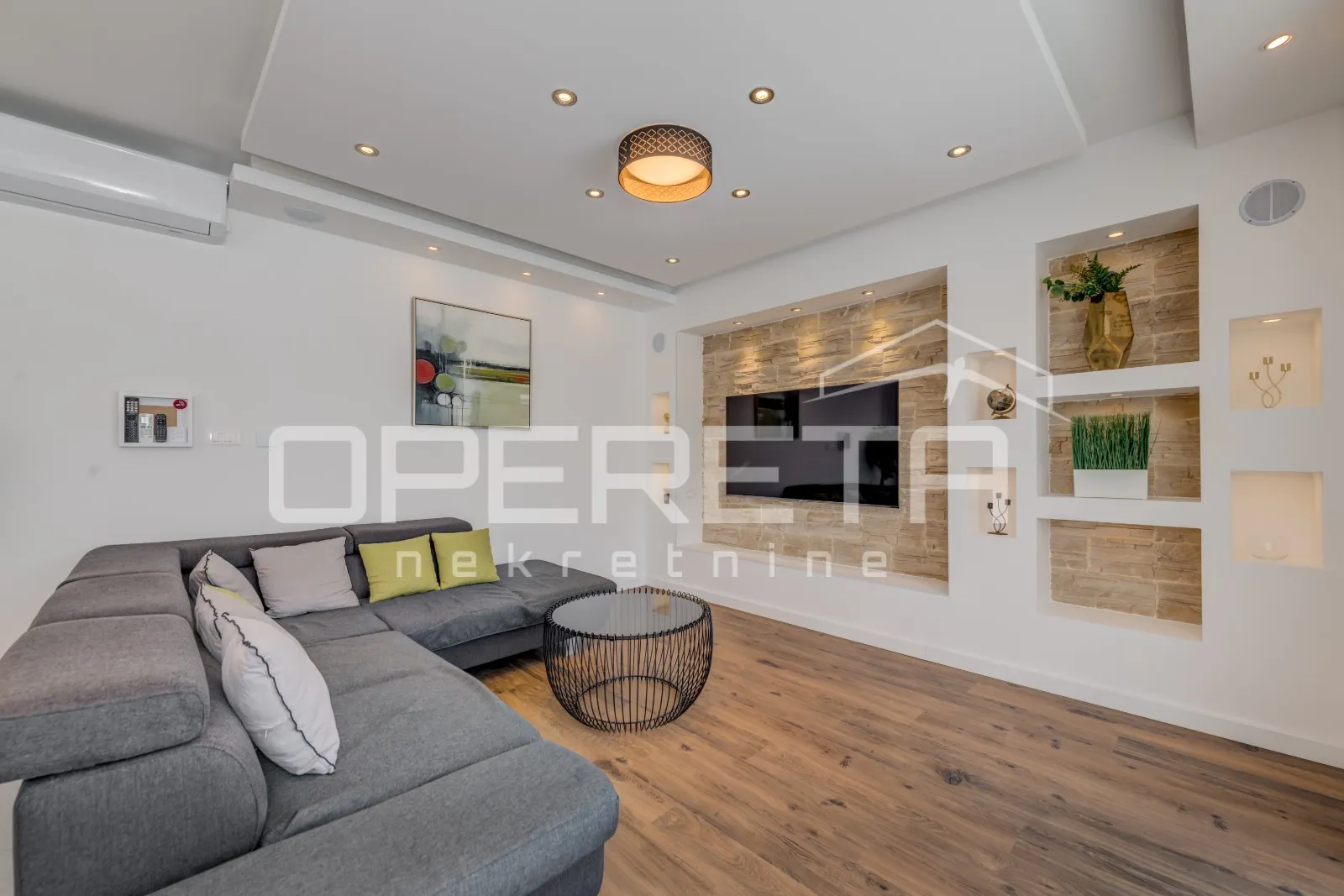 novoizgrađena moderna vila s garažom i bazenom, kaštel novi - slika 11