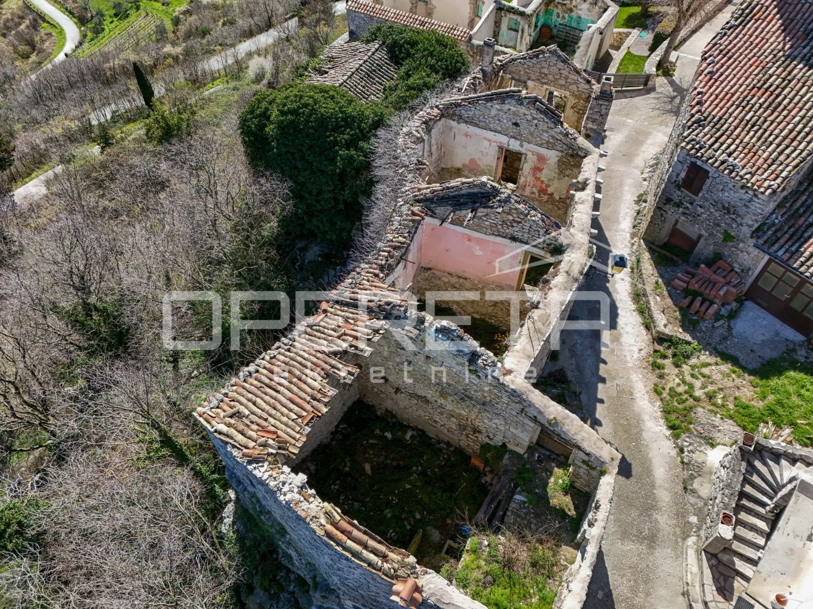 tri kuće u nizu za renovaciju na izvrsnoj lokaciji s panoramskim pogledom - slika 12