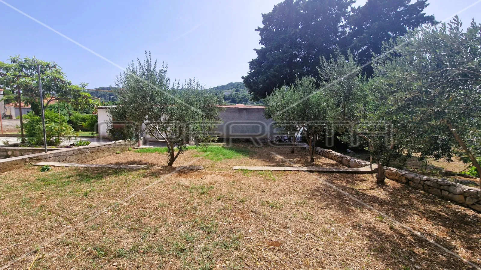kuća s 4 apartmana, pogled na more, garaža, dvorište, tisno, 290 m2 - slika 9