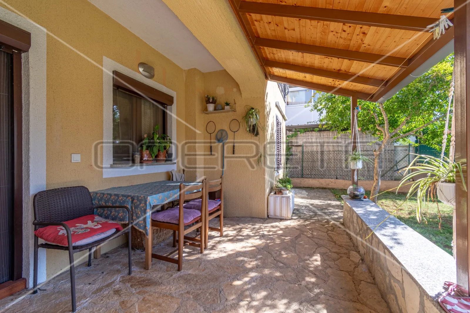 apartmanska kuća u puli s 5 apartmana, garažom i bazenom! - slika 19