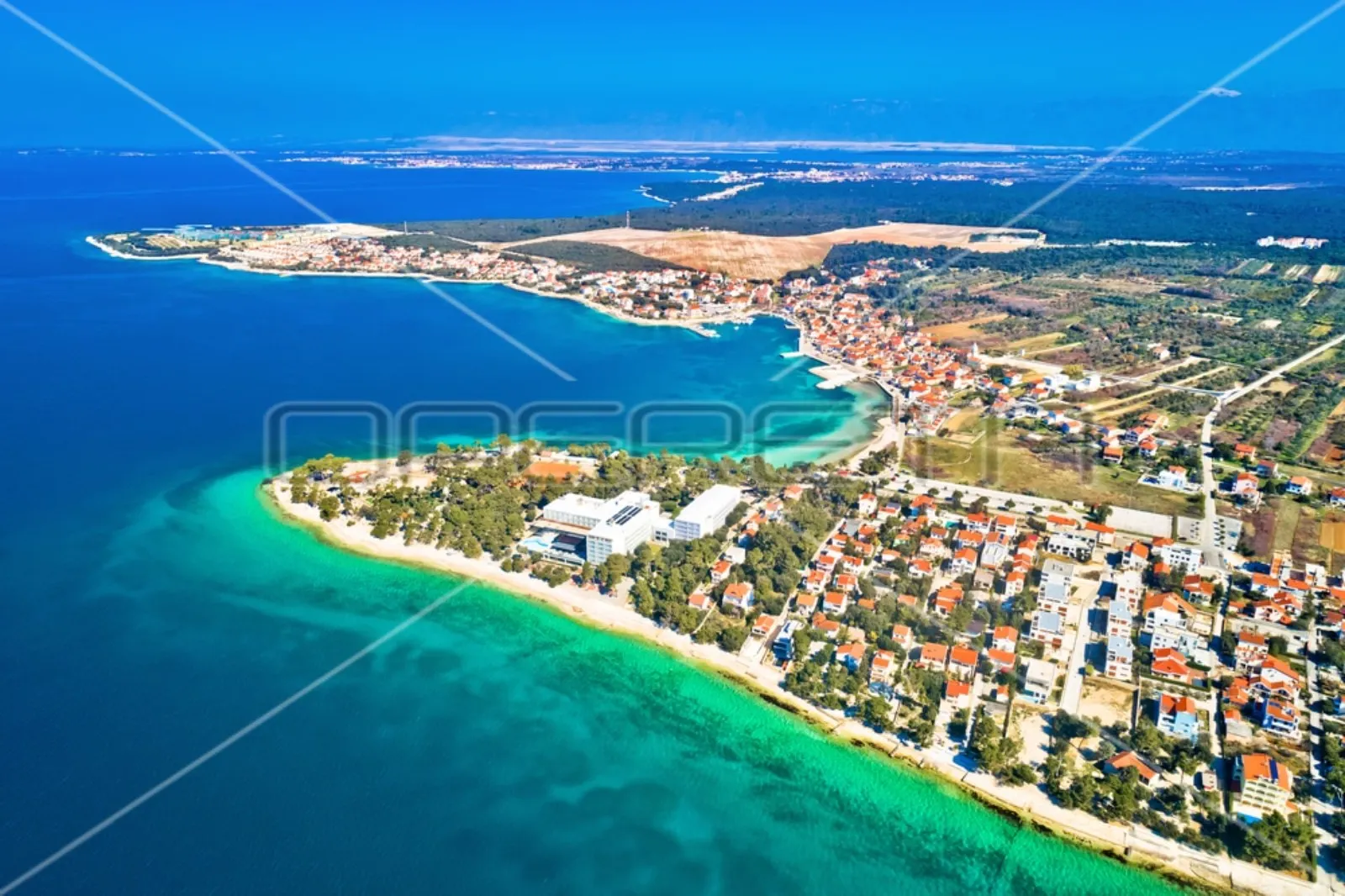 luksuzni stan u 4* resortu, 2. red do mora, bazen - slika 23