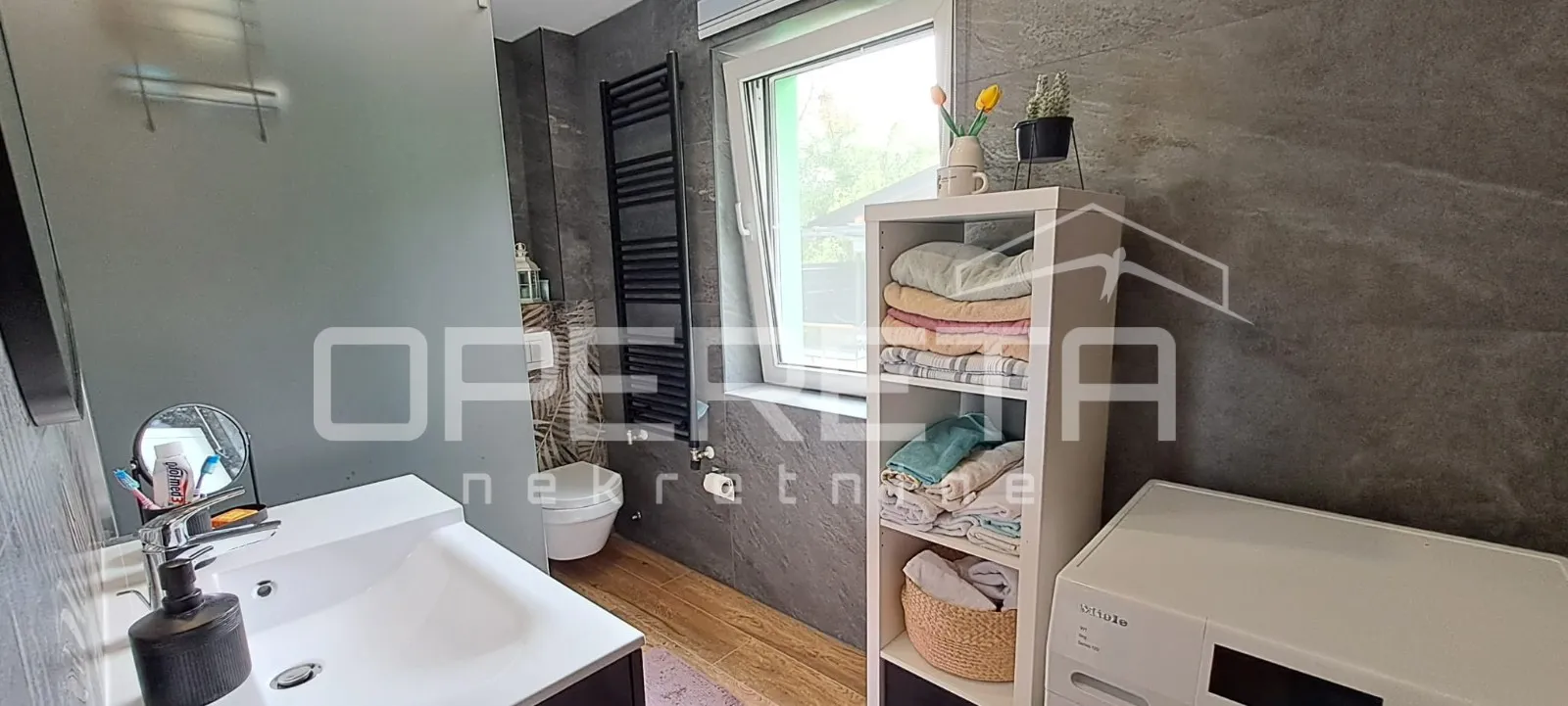 elegantna kuća okružena zelenilom – potpuno namještena i useljiva - slika 12
