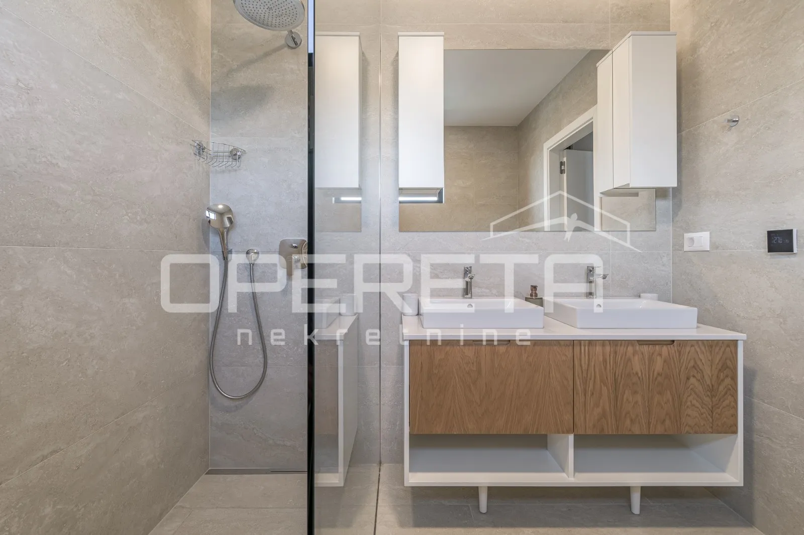 istra, poreč - elegantna i potpuno opremljena vila na periferiji poreča - slika 22