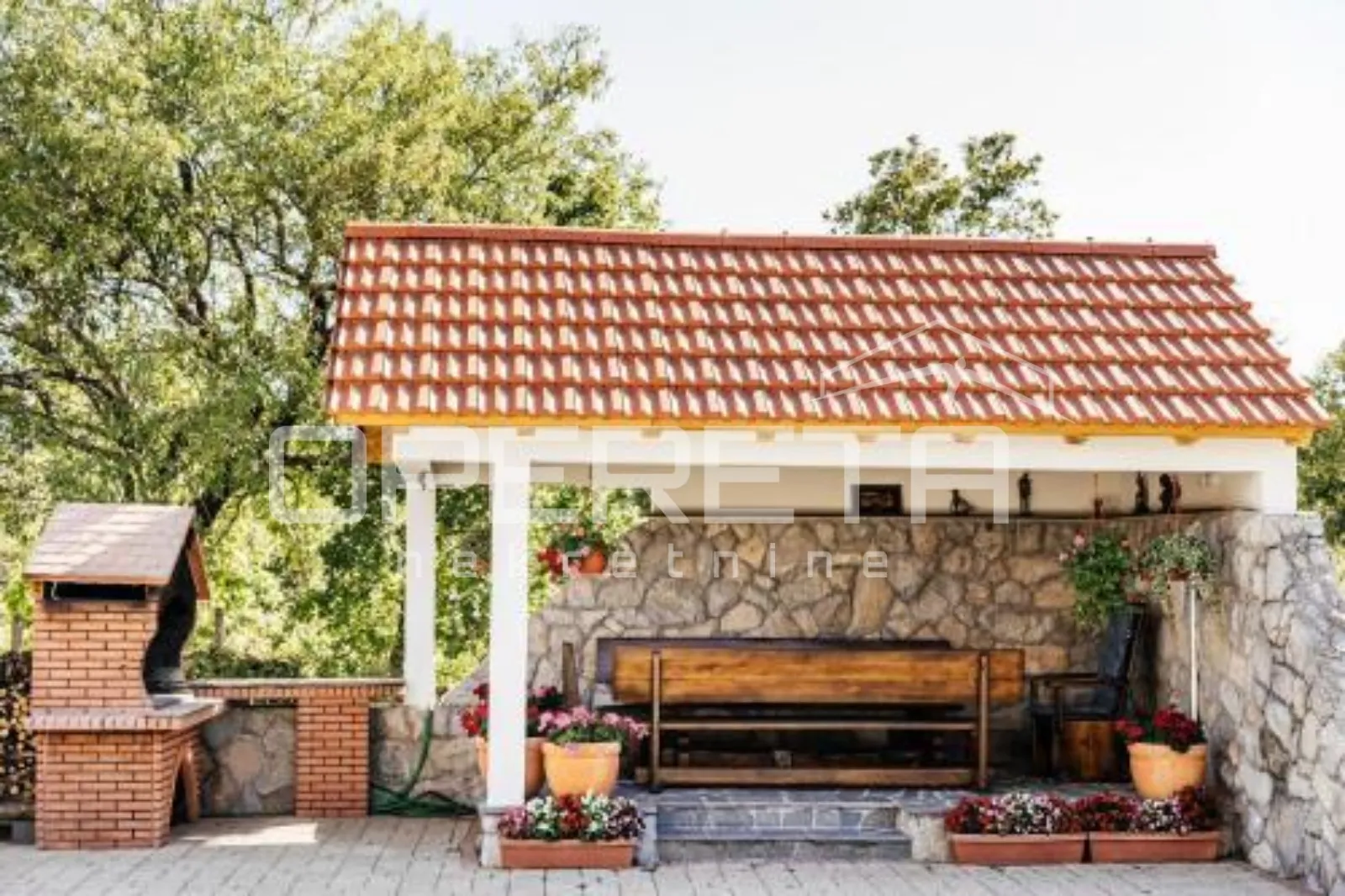 investicijska prilika – kuća za turističke svrhe u cisti provo - slika 5