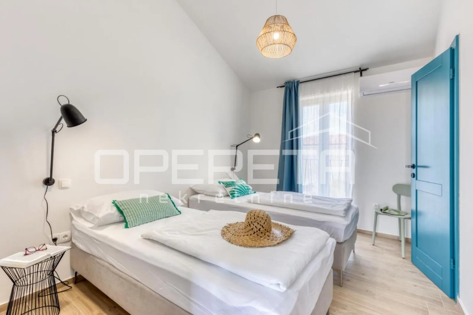 prava mediteranska vila, 250m2, s pogledom na more i unutarnjim, grijanim bazeno - slika 17