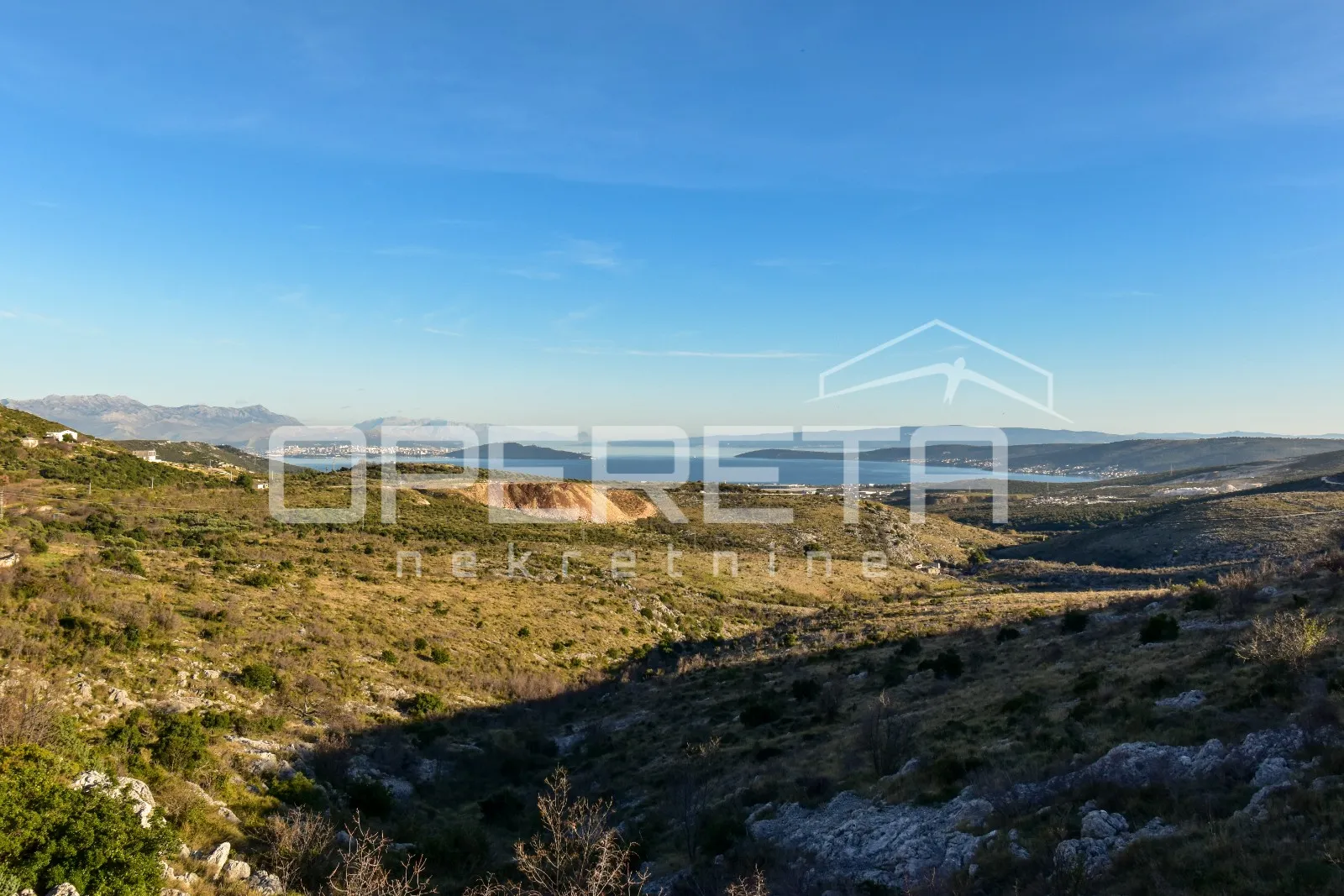 trogir, plano, građevinsko zemljište sa pogledom na zaljev - slika 15