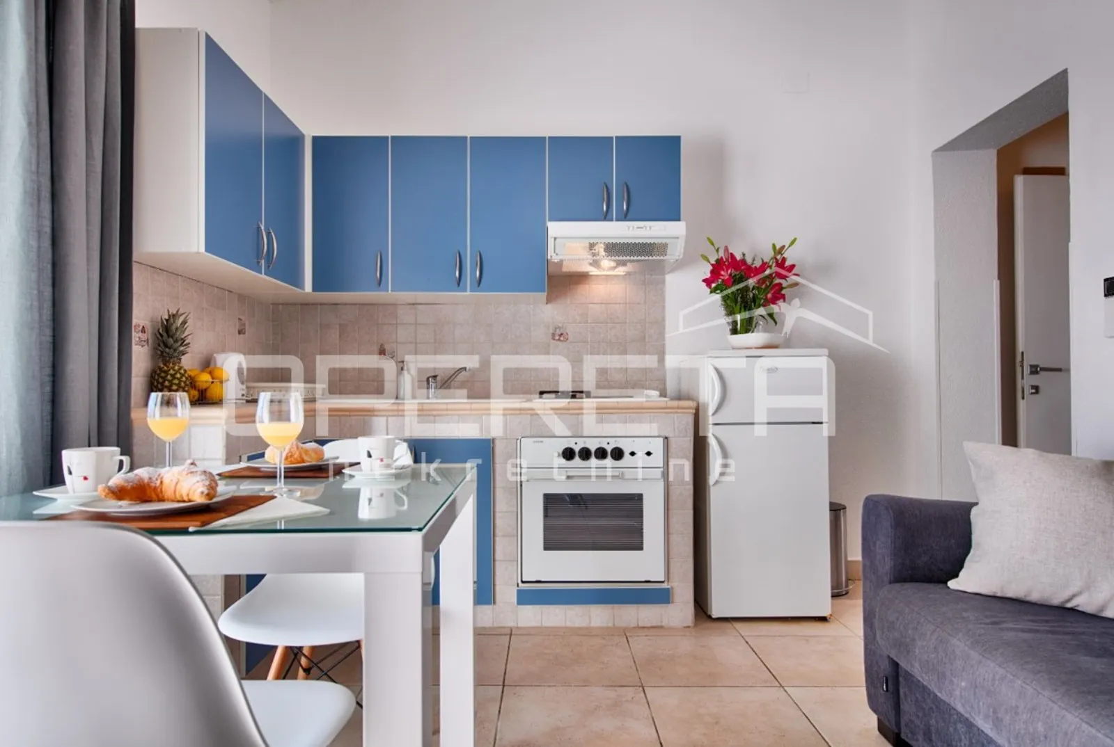 prodaja, novouređena kuća s 3 stana, vis, 100 m od mora - slika 7