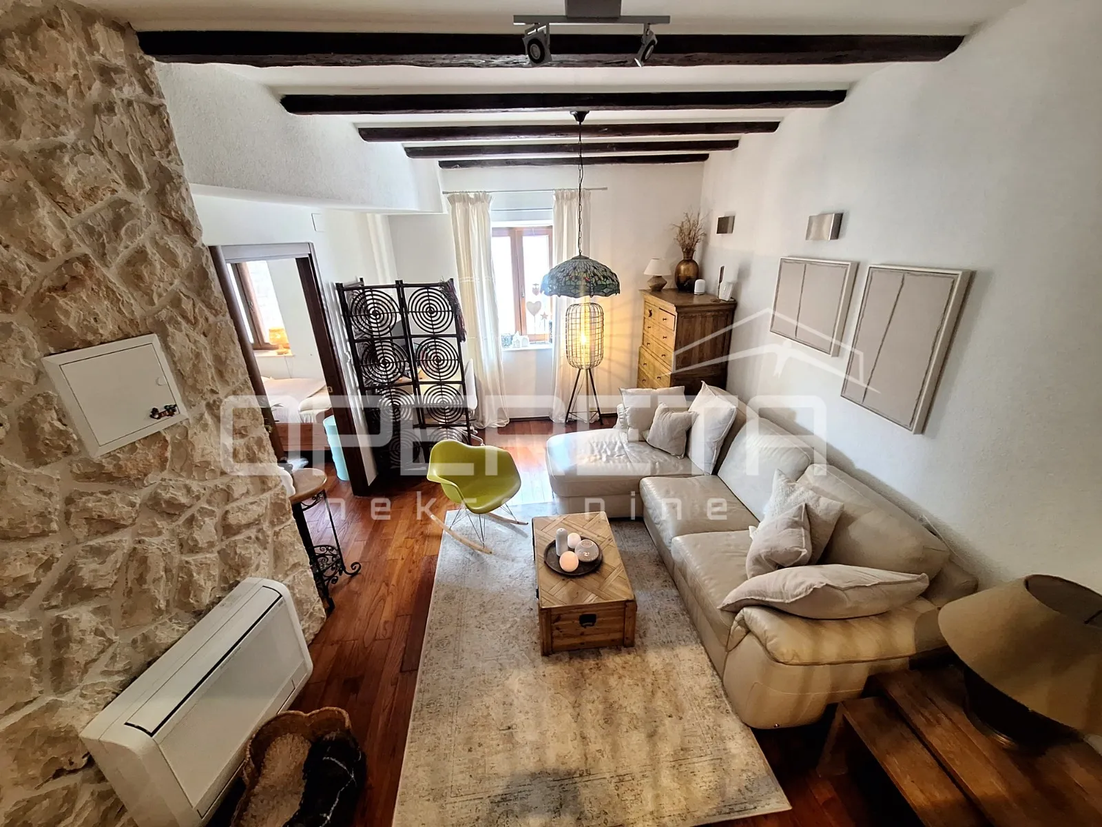 renovirana kuća s 2 stana, šibenik- centar - slika 11