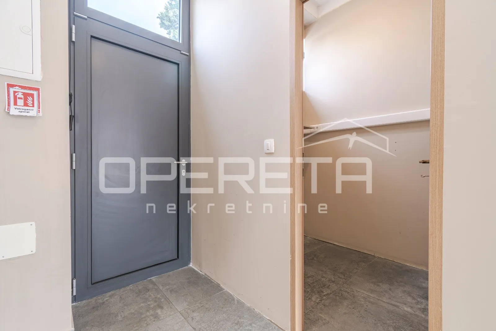 najam, poslovna zgrada, poreč, poreč, 28m2 - slika 3