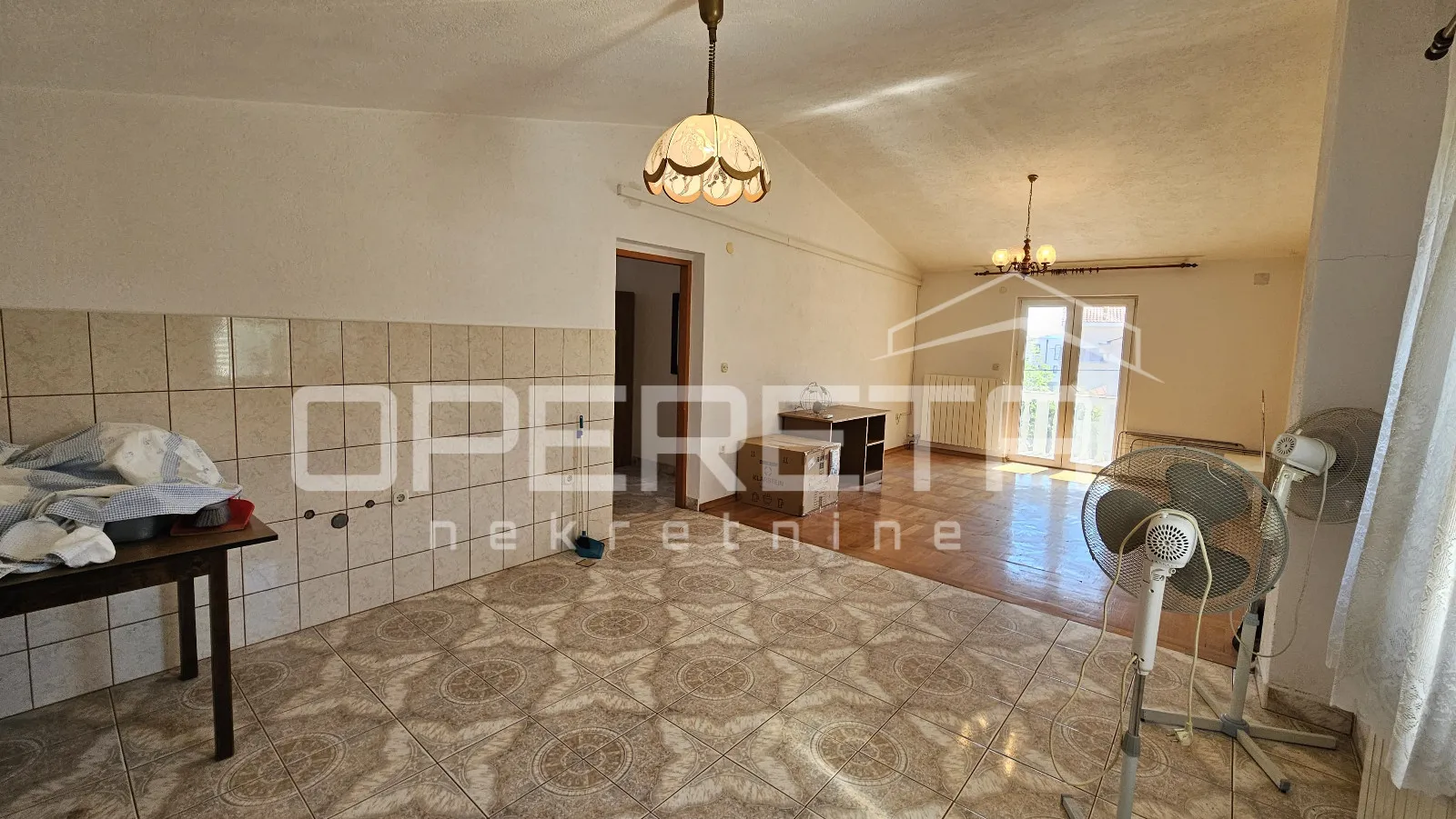 zadar – kuća s 2 trosobna stana (100 m²) i podrumom - slika 6