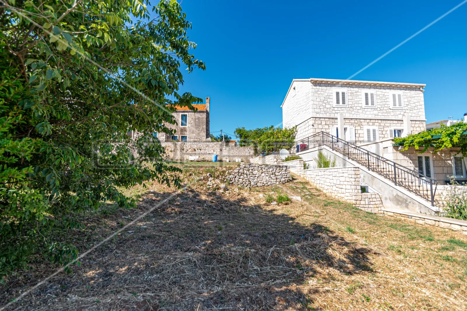 građevinsko i poljoprivredno zemljište na lumbardi, 551 m2 - slika 12
