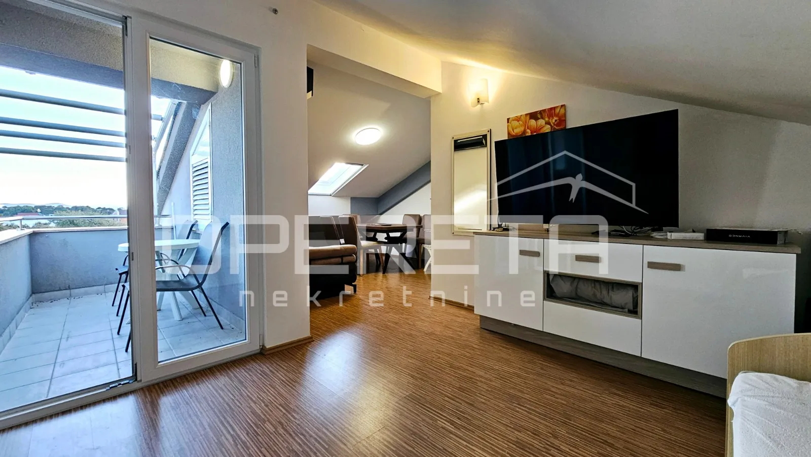 petrčane – apartman 40 m² s pogledom na more, 200 m od mora - slika 2