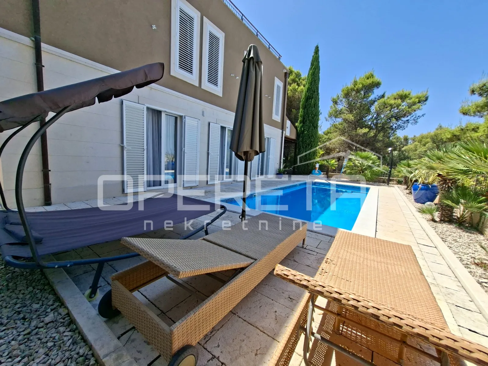 *** splitska, brač - ekskluzivna villa s panoramskim pogledom na more *** - slika 16