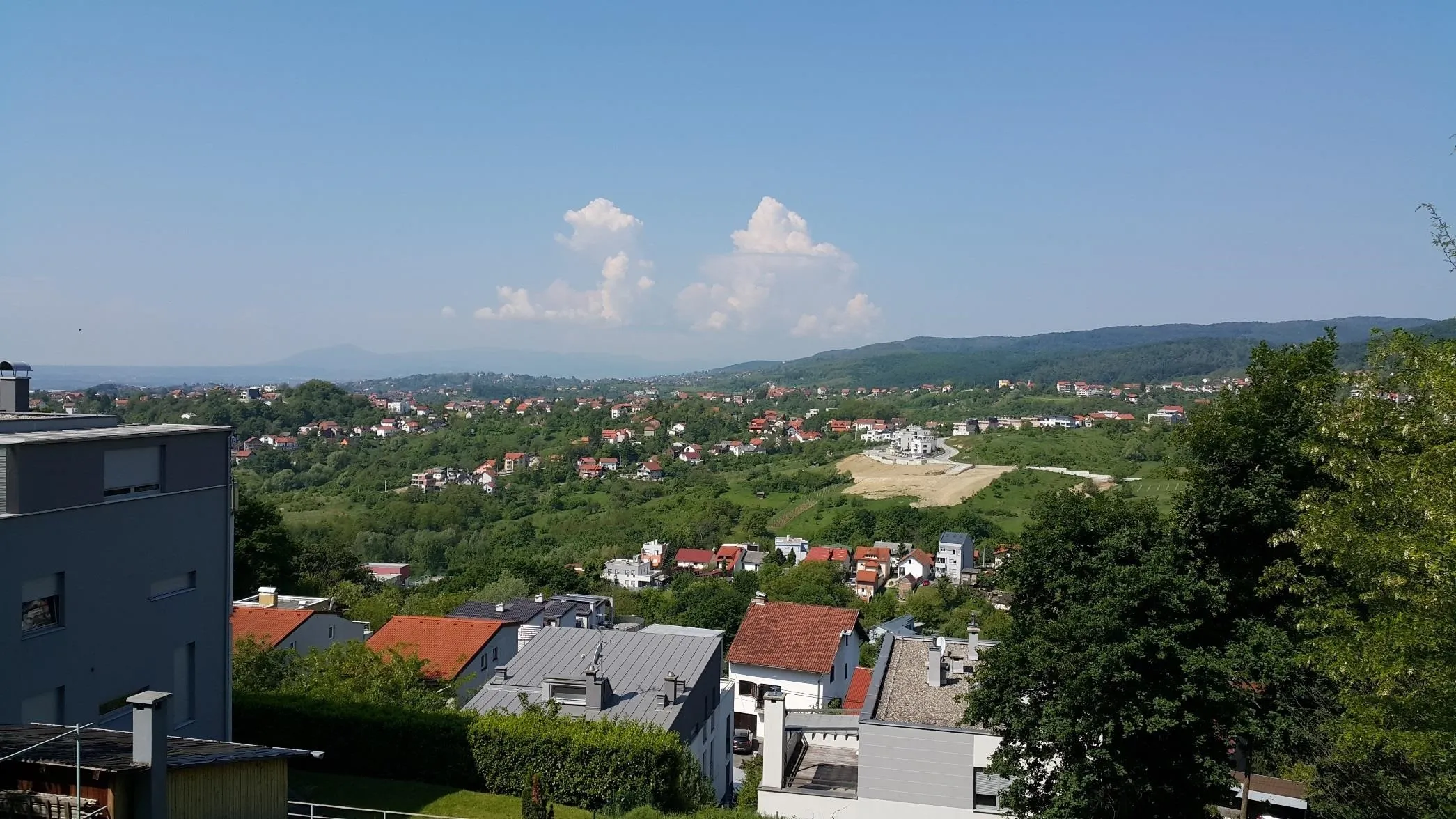 PRODAJA, GRAĐEVINSKO ZEMLJIŠTE 1.313m2 SA GRAĐEVINSKOM DOZVOLOM ZA 2X450m2, GRAM - Šestine