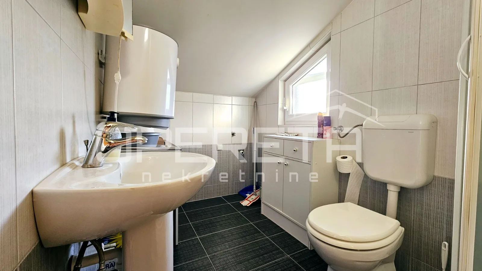 petrčane – apartman 40 m² s pogledom na more, 200 m od mora - slika 8