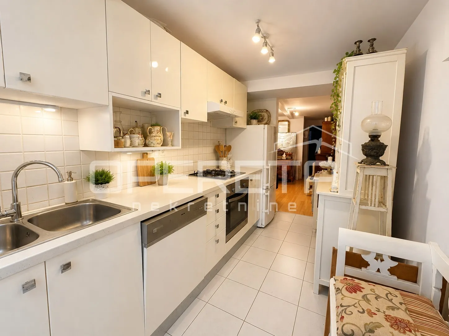 stan u varošu – mirna lokacija minutu od splitske rive,42m2 - slika 3