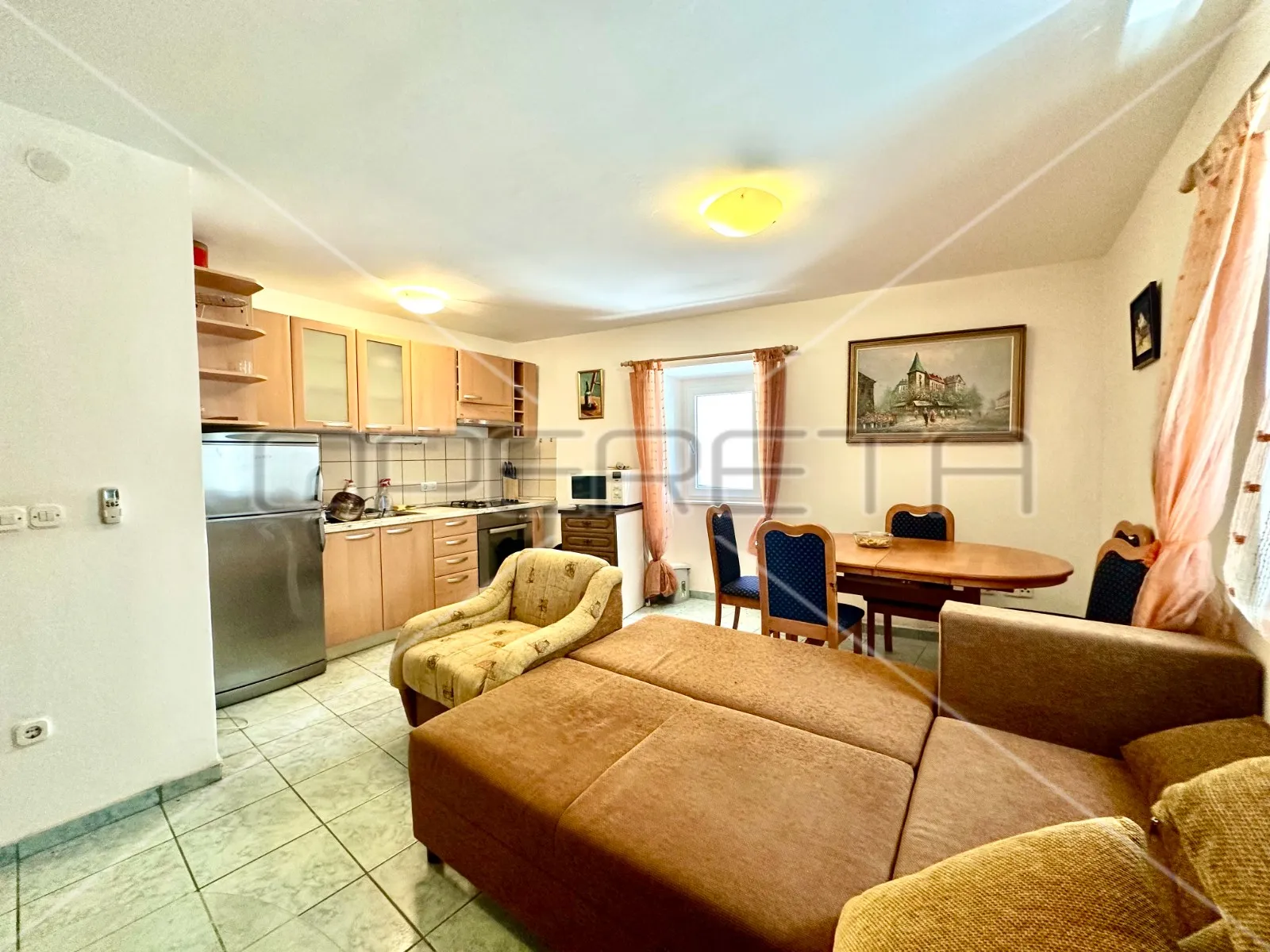 kuća s tri apartmana u centru betine s velikom terasom - slika 11