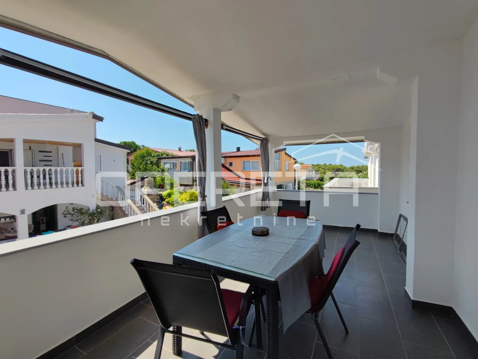 apartmanska kuća s četiri stambene jedinice, 190 m², vir - slika 38