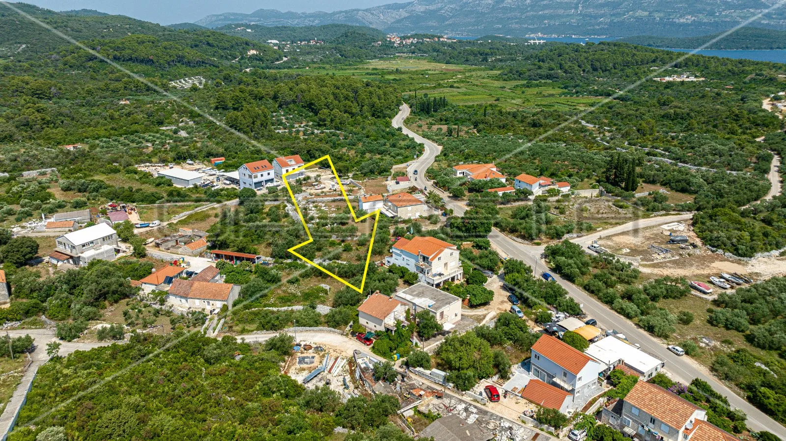 kuća sa 7 apartmana, 250 m do mora, lumbarda - slika 4
