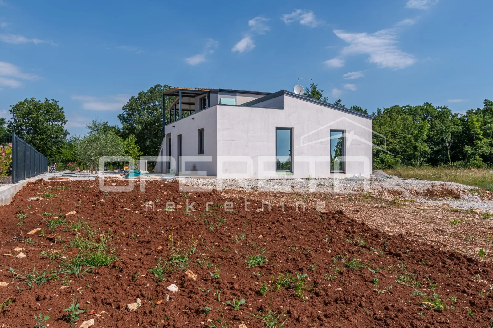 istra, tinjan- kuća s dva stana - slika 3