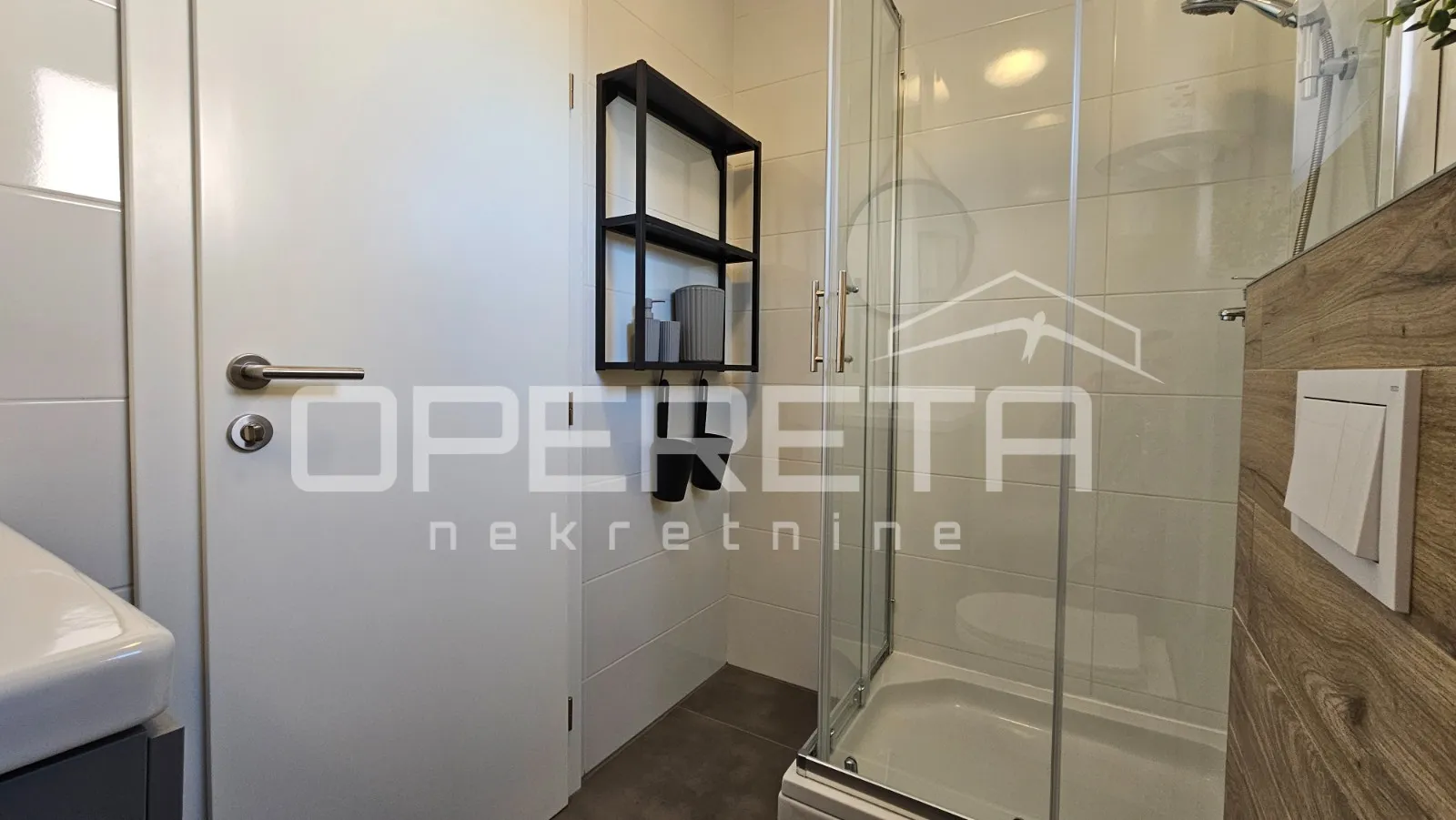 vir – samostojeća kuća s četiri moderno uređena apartmana, 170 m² - slika 22
