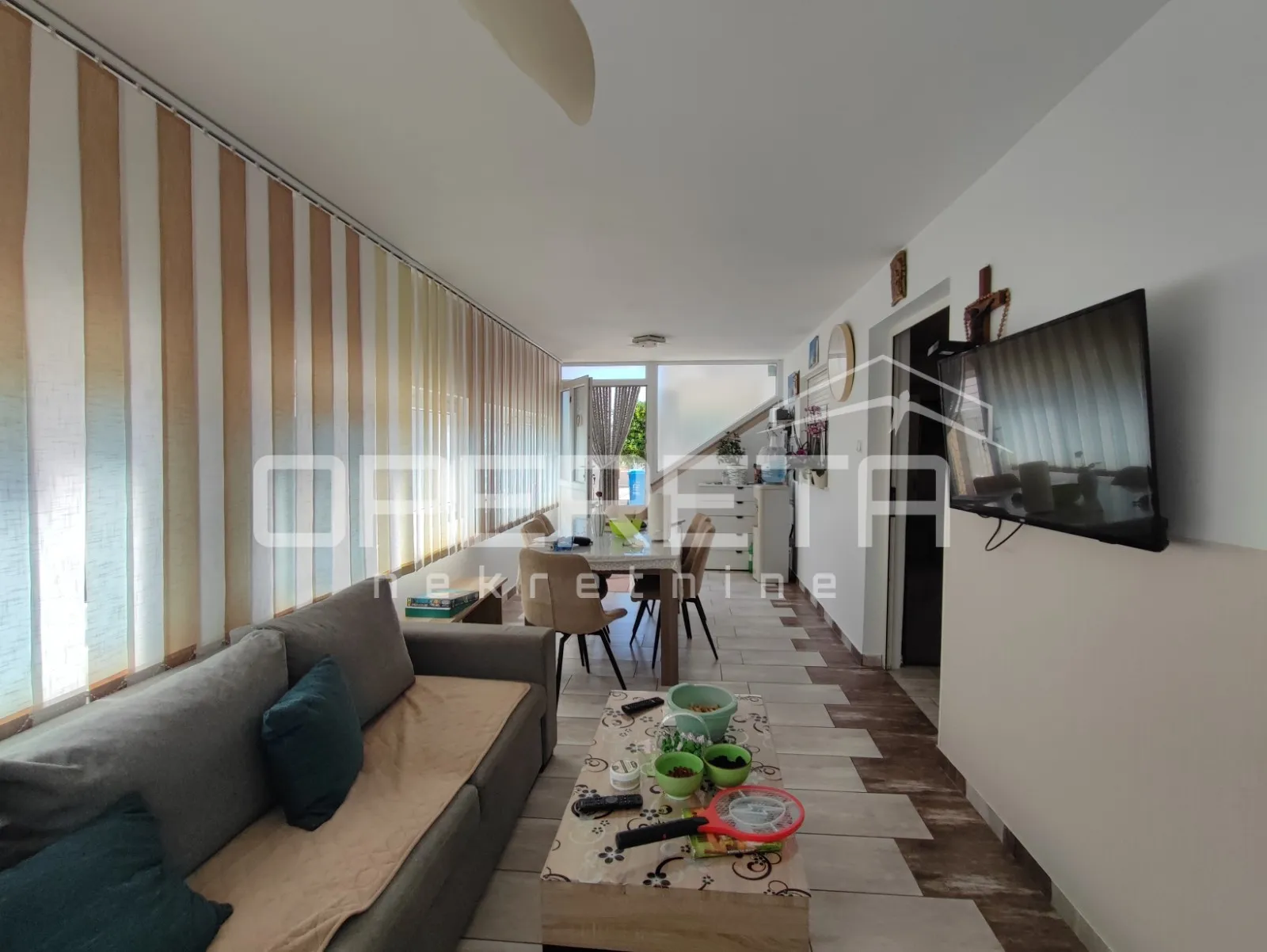 apartmanska kuća s četiri stambene jedinice, 190 m², vir - slika 11