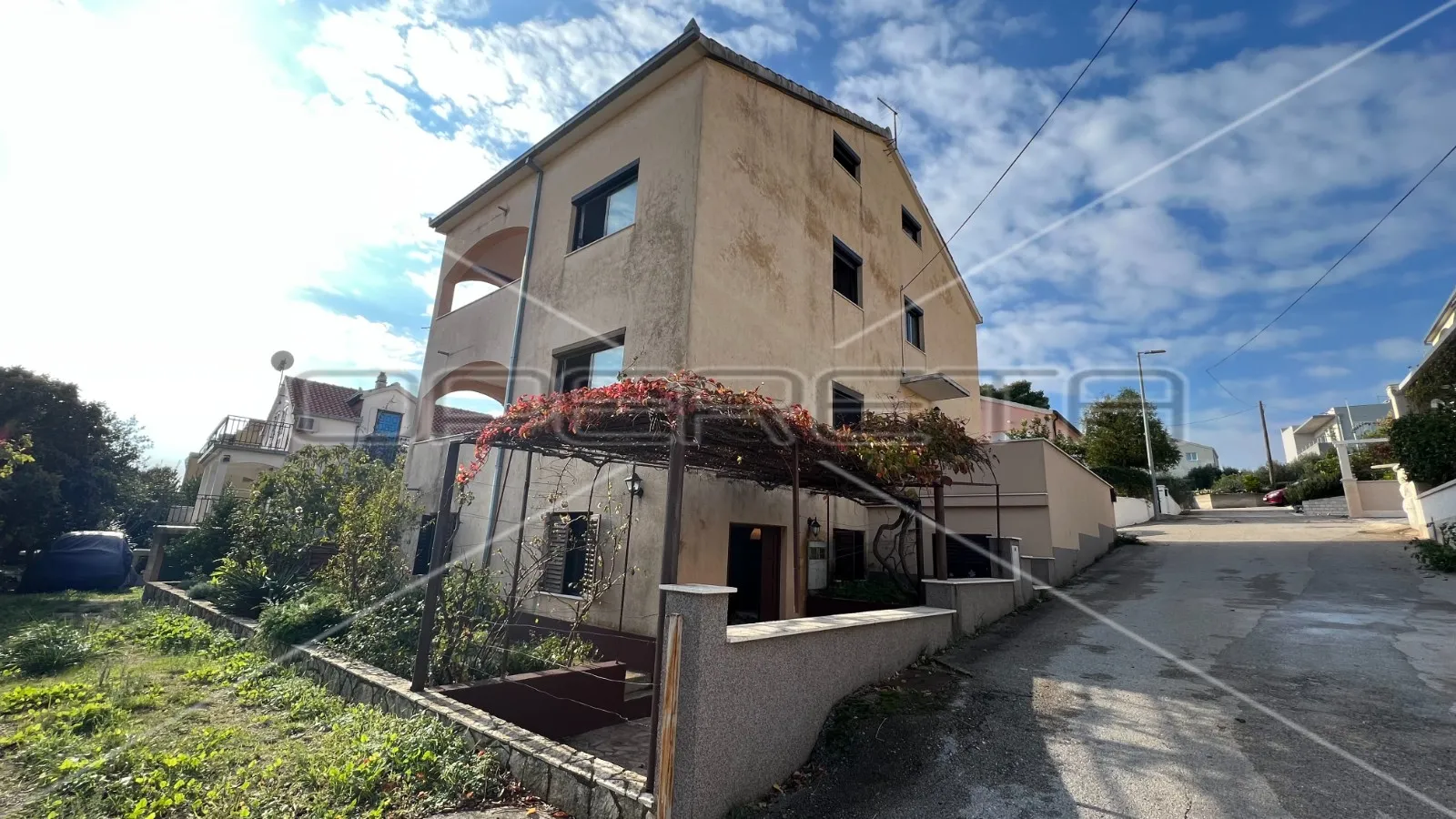 apartmanski objekt na otoku čiovu, uvala mavarčica , 150 metara od mora - slika 19