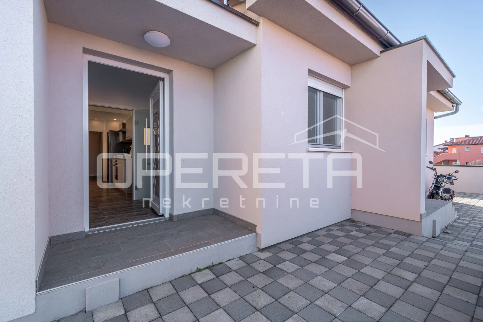 galižana, prizemnica 130 m2 sa dva stana - slika 15