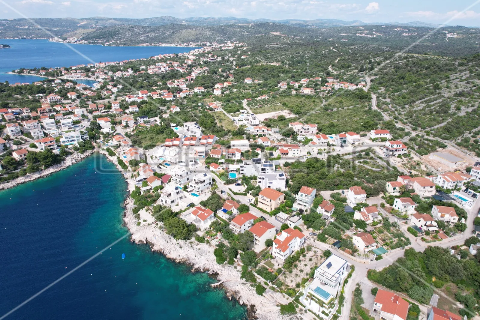 stan s bazenom i vrtom u stivašnici, 260,40 m2 - slika 24
