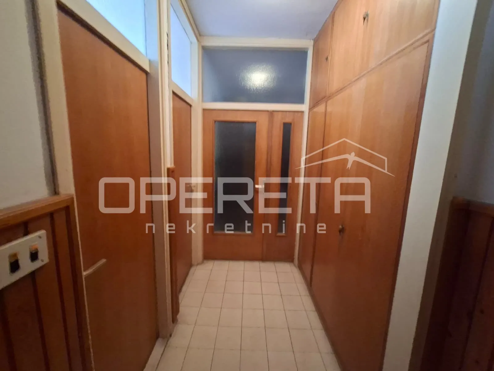 stan split, centar, 7. kat , pogled na more, grad i otoke. - slika 8