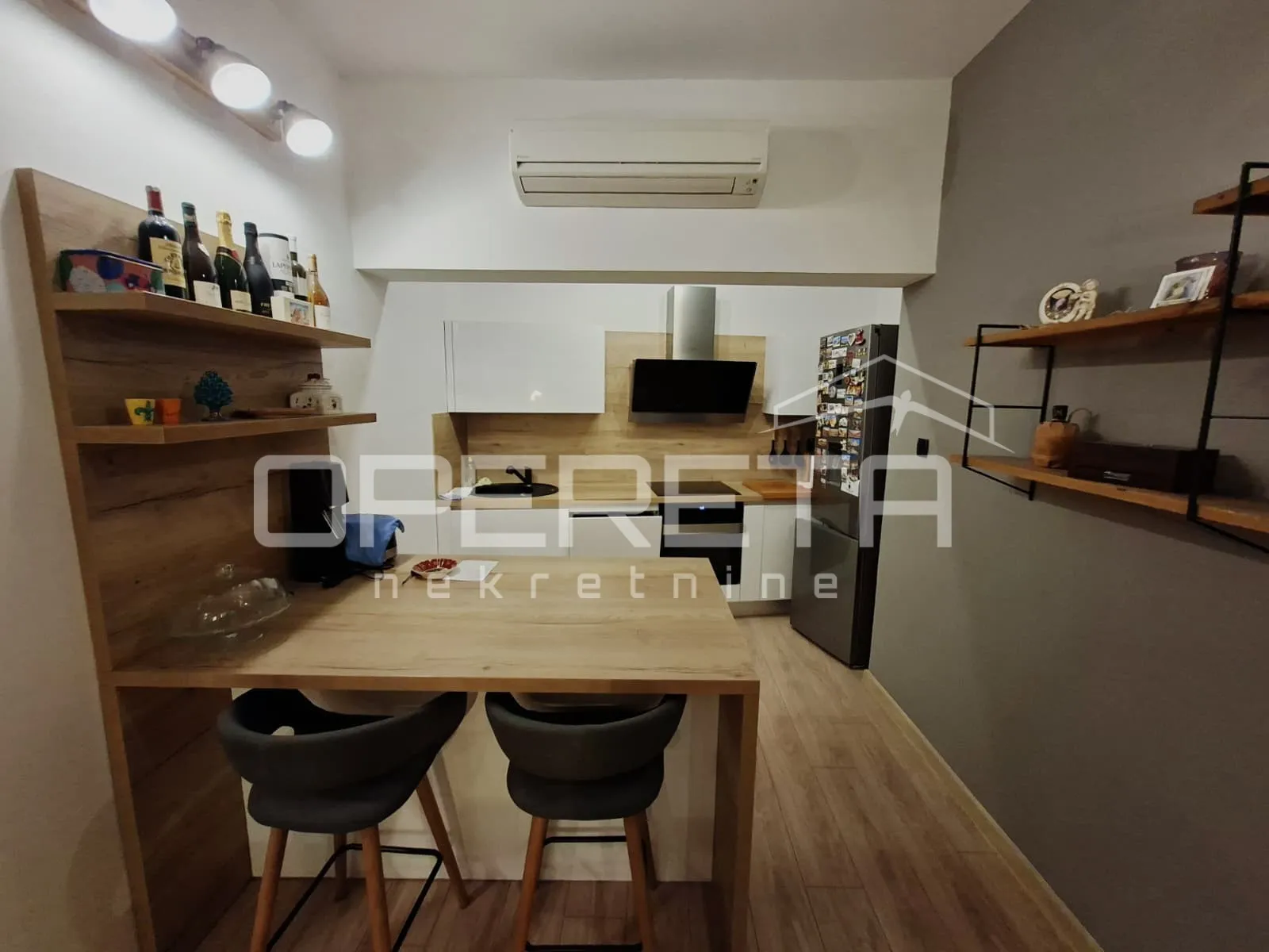 kuća na tri kata sa garažom i velikim terasama. - slika 2