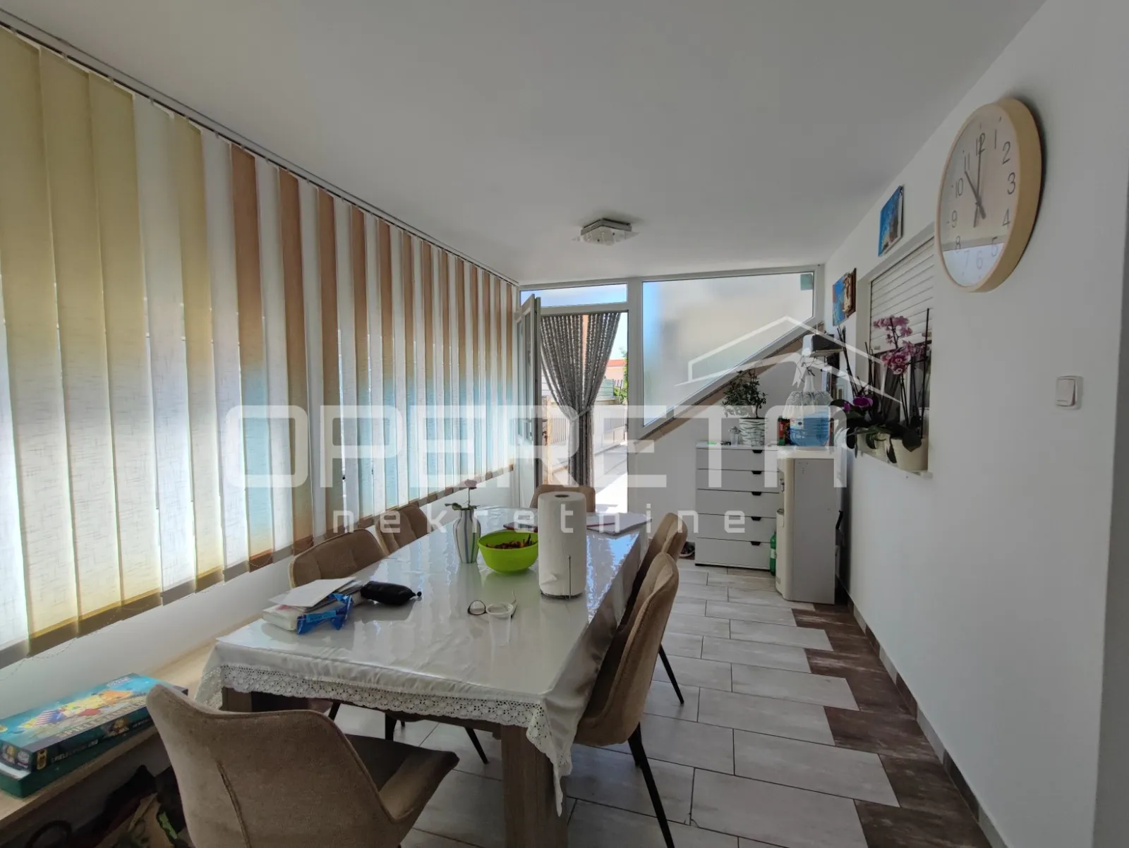 apartmanska kuća s četiri stambene jedinice, 190 m², vir - slika 14