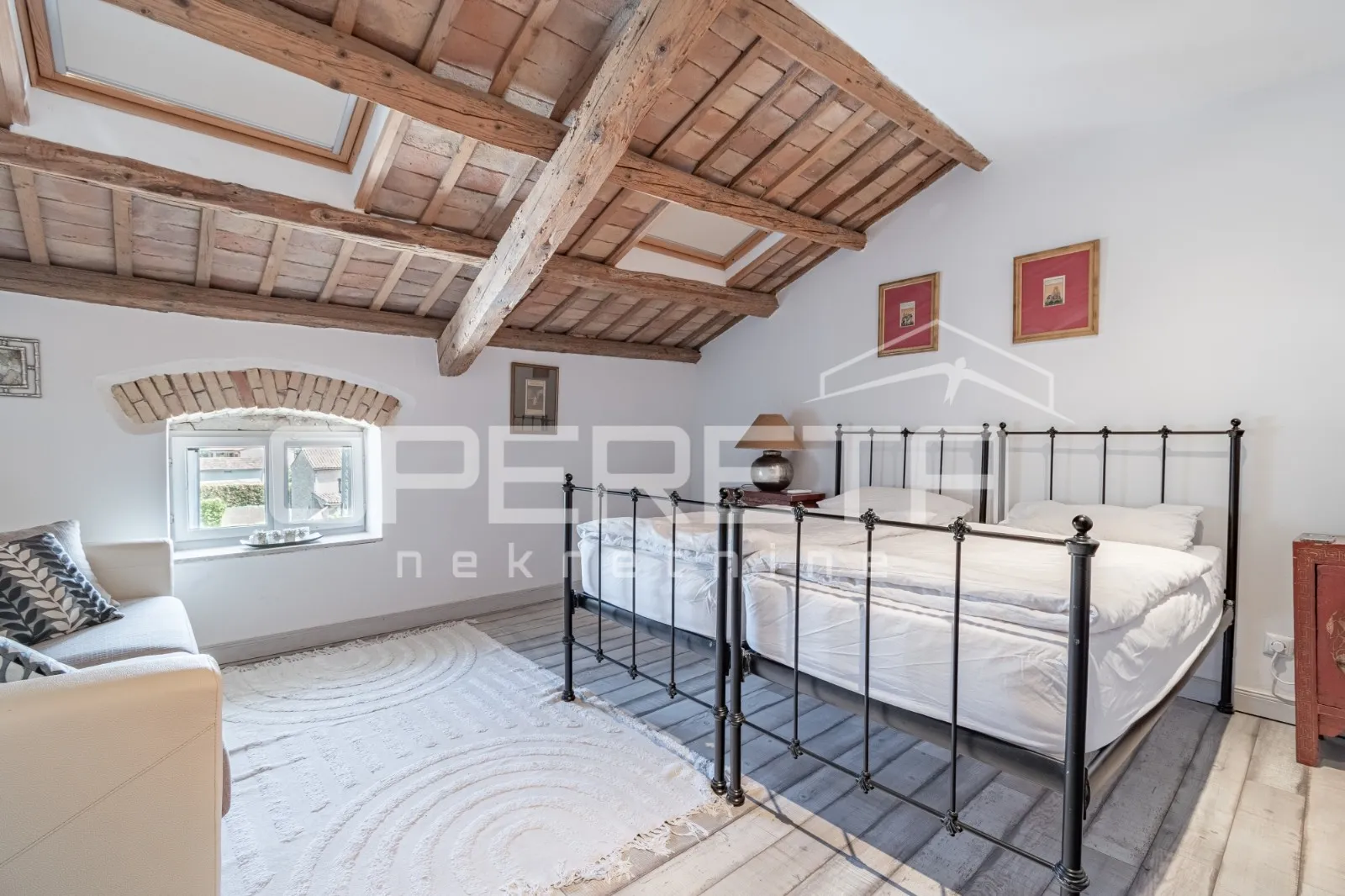 istra, poreč okolica- kamena kuća s dvorištem - slika 15