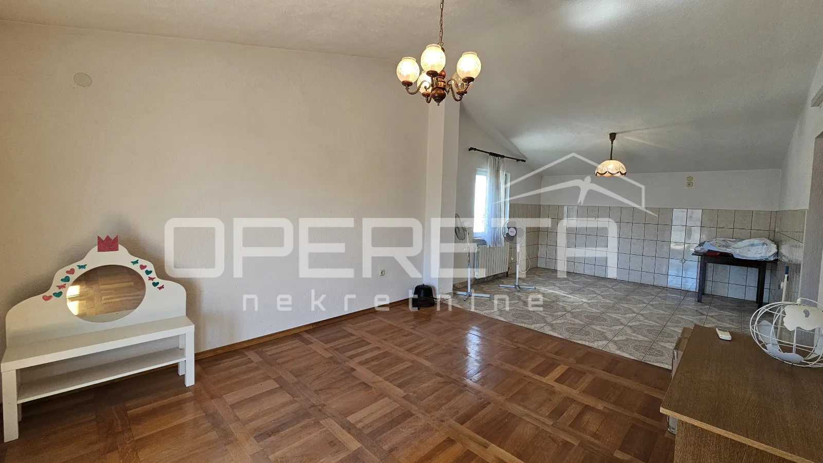zadar – kuća s 2 trosobna stana (100 m²) i podrumom - slika 5