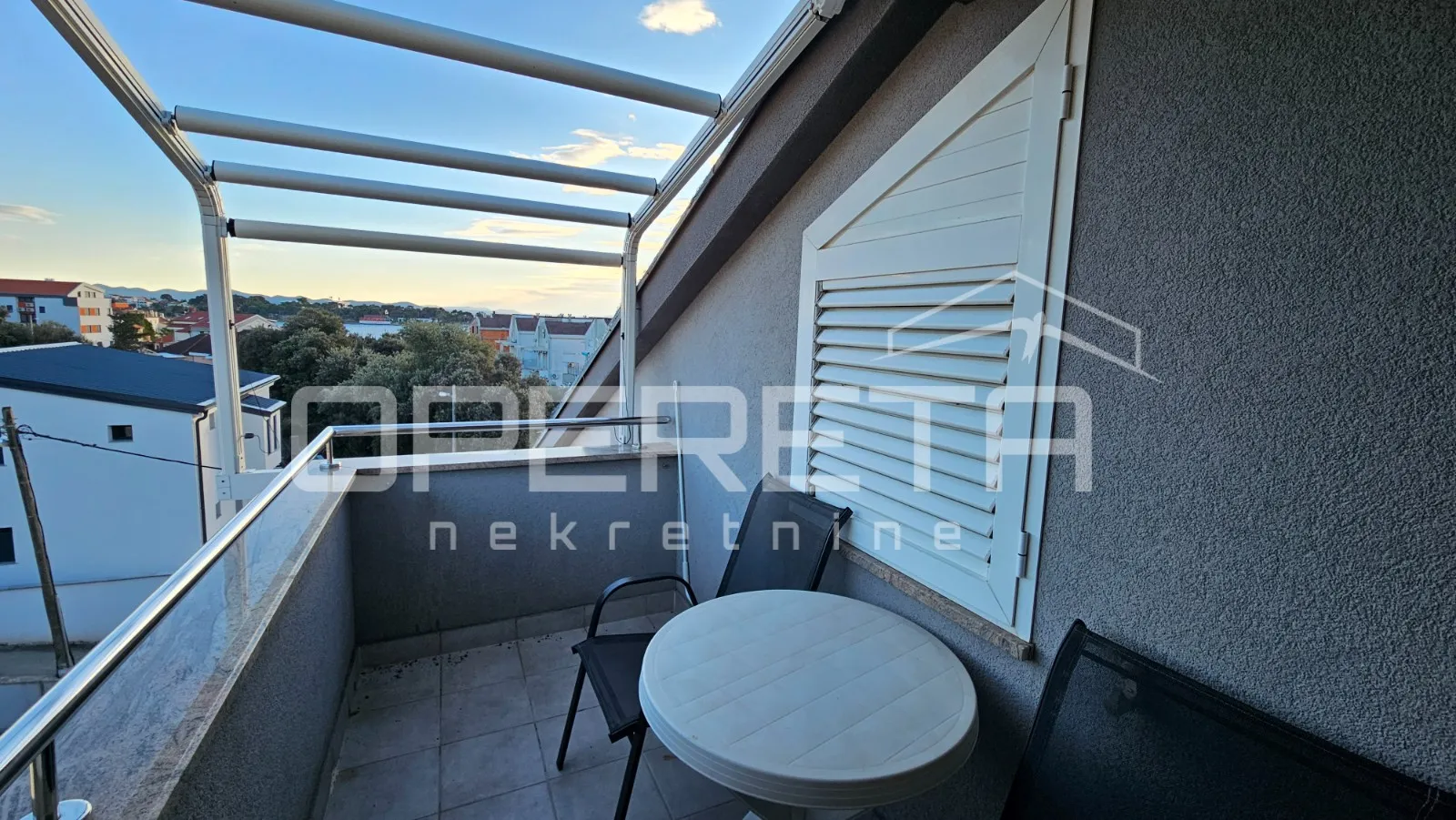 Petrčane – apartman 40 m² s pogledom na more, 200 m od mora
