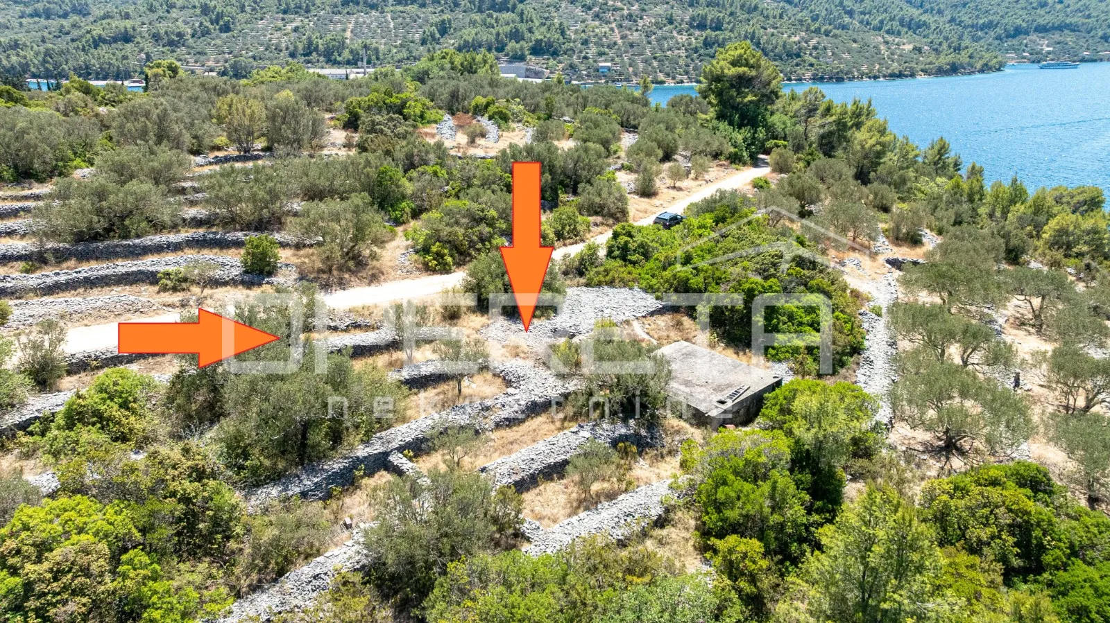 zemljište nedaleko od mora s objektom i maslinama, 582 m2 – vela luka - slika 10