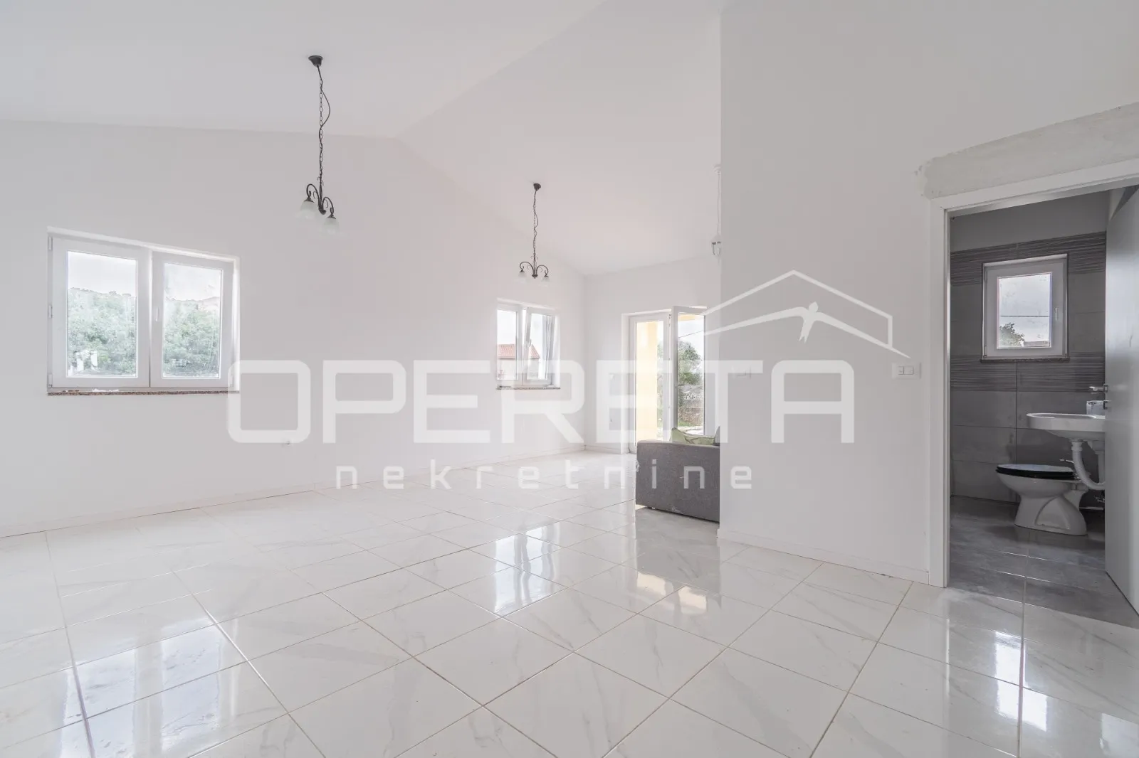 prizemnica 70m2 s bazenom i dvorištem - svetvinčenat - slika 4