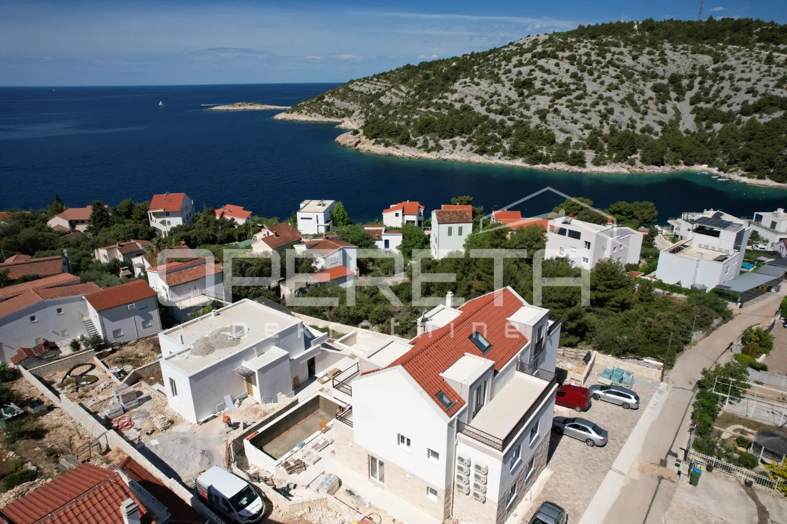stan s bazenom i vrtom u stivašnici, 260,40 m2 - slika 30
