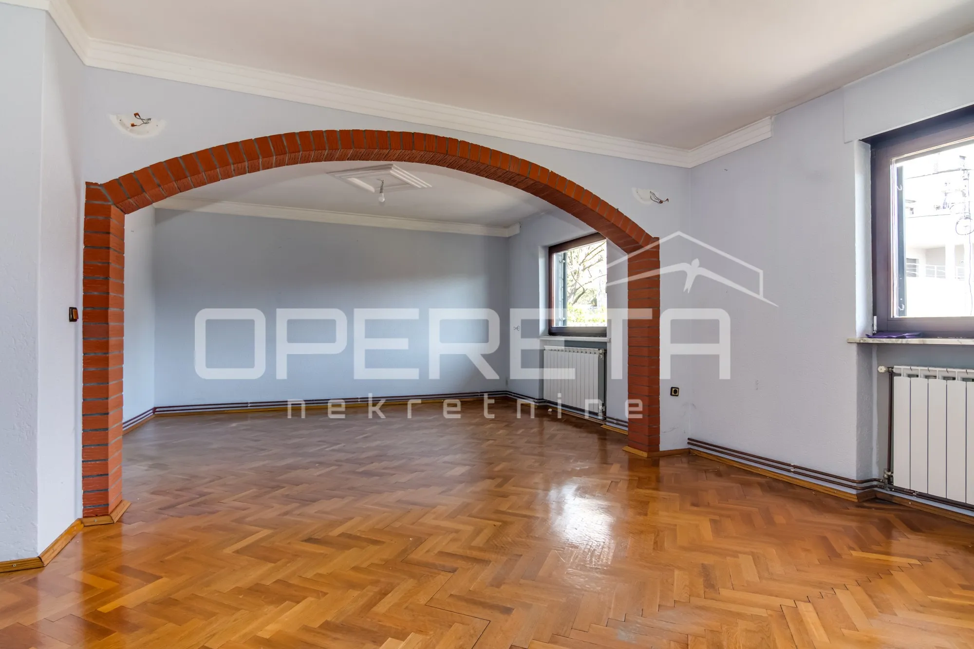 prodajemo prostranu obiteljsku kuću na parceli od 2.265m2 u gajnicama, zagreb, i - slika 18