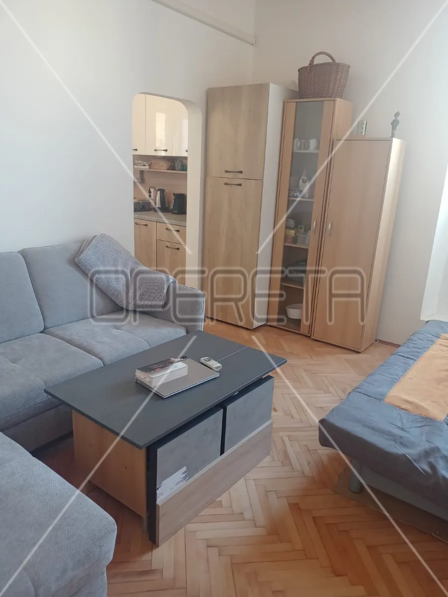 stan 104m2 4soban, pula centar - slika 7